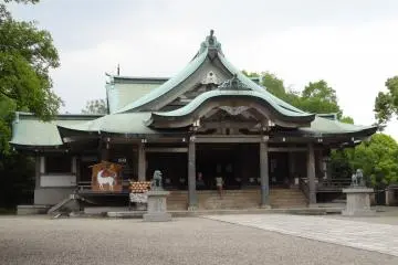 <p>อาคารหลักศาลเจ้าโฮะโกะกุ (Hokoku)</p>