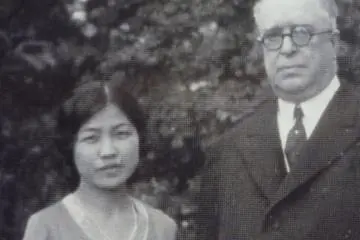 Soon after his arrival, he met a Japanese woman, Tamono Ishii. They become very close, and Tamano began to work as his secretary in his office and partner in his home.