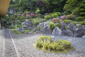 <p>Public garden on the top floor of the hotel.</p>