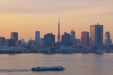 View of the city from the Rainbow Bridge in Odaiba (Photo: <a href="http://en.japantravel.com/author/nicole.bauer/profile" target="_blank" rel="noreferrer noopener nofollow">Nicole Bauer</a>)