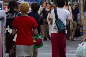 Fashion in the trendy neighborhood of Shimokitazawa (Photo: <a href="http://en.japantravel.com/author/nicole.bauer/profile" target="_blank" rel="noreferrer noopener nofollow">Nicole Bauer</a>)