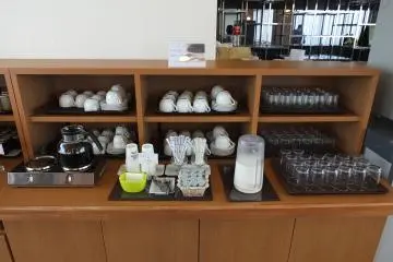 <p>Tea, coffee and milk counter</p>