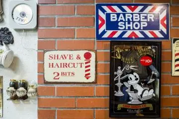 <p>Some cool posters from the beginning days of barbering, including one of Felix the Cat!</p>