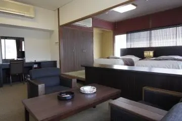 <p>Corner Twin</p>
