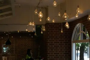 <p>Nice and cozy ambience makes the place really attractive.</p>