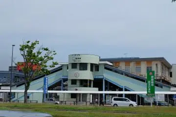 <p>สถานี Kimitsu เดินทางด้วยรถไฟ JR จากโตเกียวมาราวชั่วโมงครึ่ง</p>