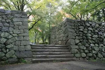Exploring the Tsu Castle ruins is most enjoyable!