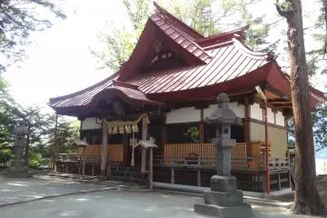 <p>ศาลเจ้าริมทะเลสาปคะวะกุชิโกะ</p>
