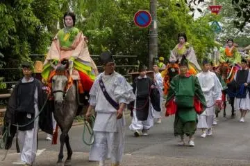 <p>Colorful kimonos, beautiful ladies on horse back at the Aoi Matsuri (葵祭) 2014 in Kyoto City! They are called Munanori Onna (騎女) and they are the escort for the Saiō-Dai (斎王代) Princess.</p>