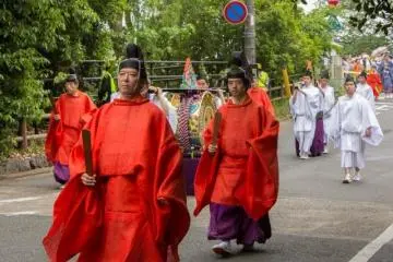 <p>These important looking man are court musicians called Kurōdodokoro Beijū (蔵人所陪従).</p>