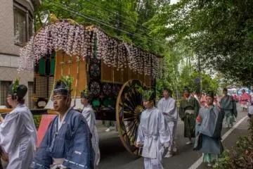 <p>The end of the Aoi Matsuri (葵祭) in Kyoto City</p>