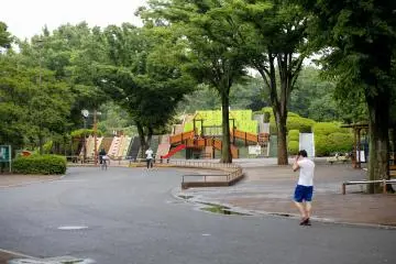 <p>Apt place for jogging. Walking around the park would take more than 2 hours I think; at least it feels that large!</p>