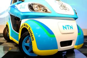 This cute car is a new concept and it looks like two cars in one due to the shape and colors.&nbsp;