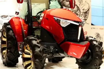 This is absolutely the coolest and most interesting and beautiful tractor I've ever seen in my life.&nbsp;