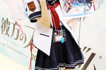<p>This model was advertising a new game for her booth, I thought she had the most amazing boots in existence.&nbsp;</p>