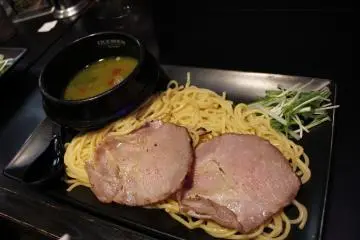 <p>DIP Ramen</p>