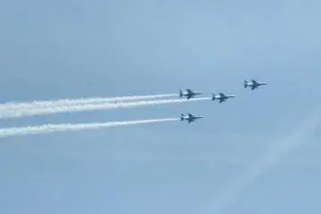<p>One of the jets has separated from the group, while another takes the lead</p>