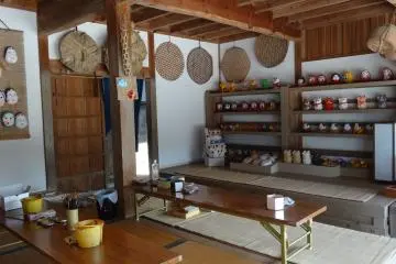 <p>They also have doll making Paper Mache class</p>