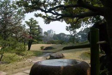 <p>Leave your worries here: the garden's entrance</p>