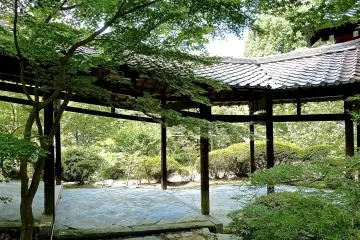 복도 모서리