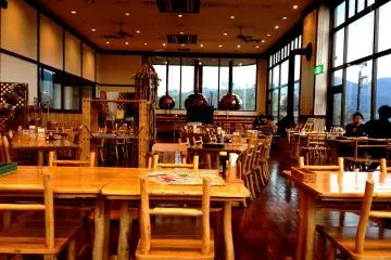 <p>Orae has an airy light filled atmosphere</p>