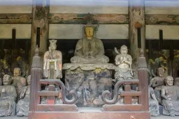 <p>Inside the Rakan-do (羅漢堂) are wooden sculptors of Chashi Hoshino Dōsai(茶師 星野道斎) and his disciples. The Rakan-do was established in 1614. A Chashi is a master tea connoisseur in the art of selecting and blending tea</p>