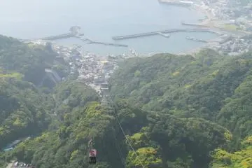 <p>Cable car ride to&nbsp;Nokogiriyama</p>