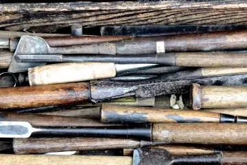 De vieux outils à vendre