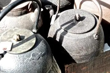 De vieilles théières