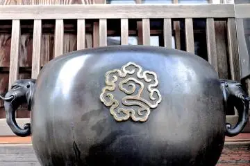 향을 꽂고 기도해라