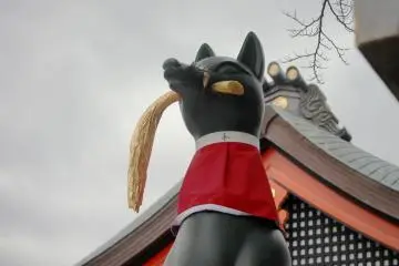 Sebuah patung mengenai Inari