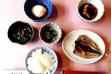 A delicate Japanese breakfast