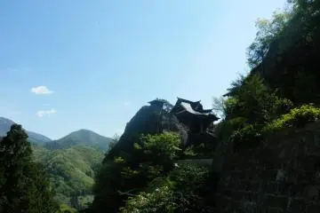 <p>As you go through the Niomon Gate, you catch your first glimpse of the Nokyodo Hall.</p>