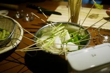 <p>Vegetables ready to be deep-fried.</p>