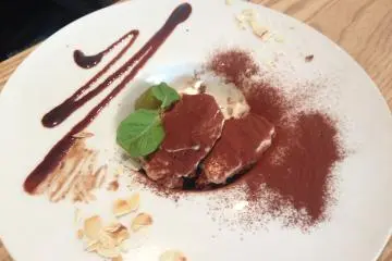 <p>Tiramisu (only +200\ with a lunch set!)</p>