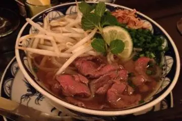 <p>Rare beef pho (フォボー)</p>