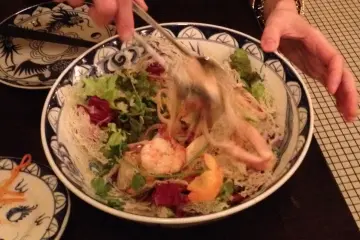 <p>Zingy Seafood Salad (ゴイ　ハーイ　サーン）</p>