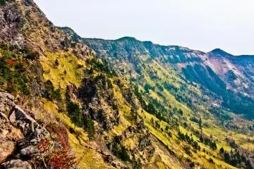 Beberapa puncak menuju Gunung "Kurufo"
