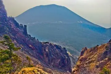 Pemandangan jelas pertama Gunung Asama di dekat "Tomi-no-kashira"