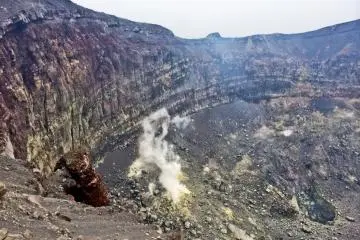 Posisi terdekat saya dengan kawah yang mengepul