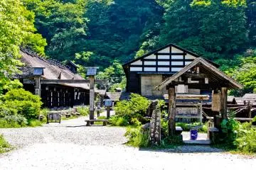 <p>The picturesque and timeless Tsurunoyu Onsen</p>