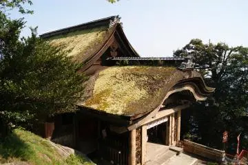 <p>Le couloir entre le temple et le sanctuaire</p>