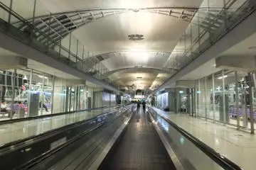 <p>ท่าอากาศยานสุวรรณภูมิ ประเทศไทย</p>