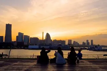 <p>ท้องฟ้าเปลี่ยนสีไปในทุก ๆ นาที</p>