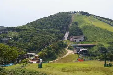 Mt. Gozaisho peak (Photo: ヨシキ)