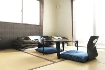 There is a private tatami room that is suitable for couples or families