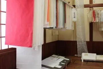 일본 종이라고 해도 가미한 염료등에 의해, 양지로 착각하는 다양성이 생겨난다