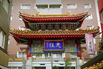 <p>Details of the impressive main gate.&nbsp;</p>