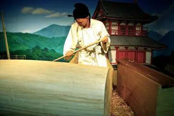 <p>Model of an ancient carpenter working for Horyu-ji Temple (at Horyu-ji i Center)</p>