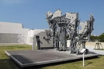 <p>The other sculpture at the entrance</p>
